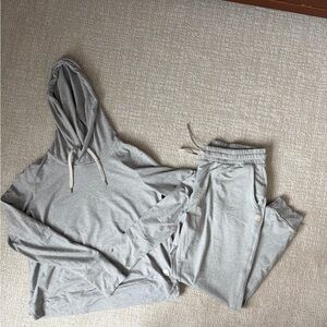 Vuori Performance Jogger and Hoodie Set